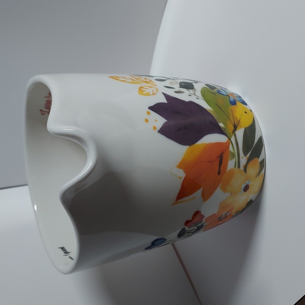 Pioneer Woman 4 cup Measuring Pitcher with Handle - Picture 5 of 6